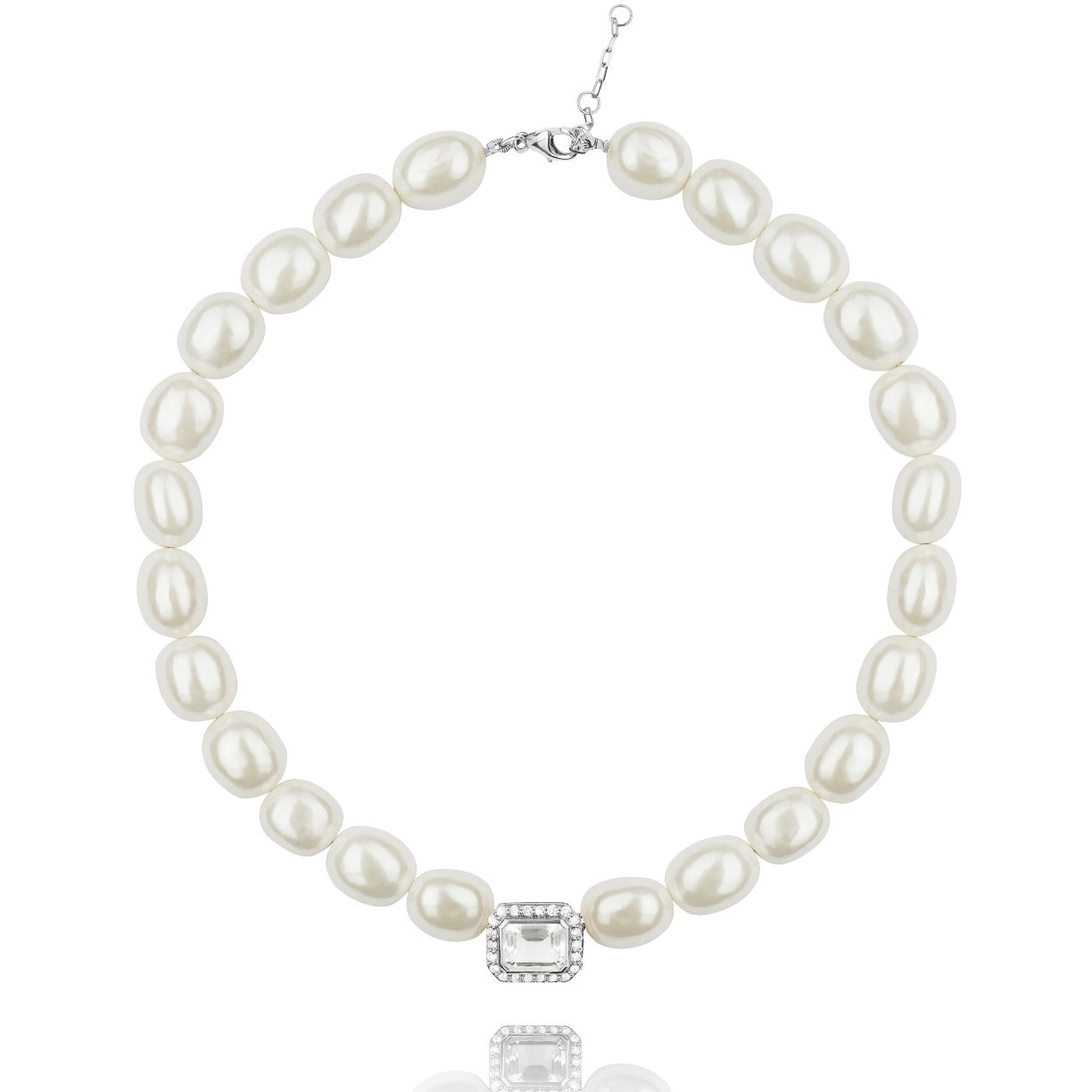 Molly necklace with white shell beads and silver